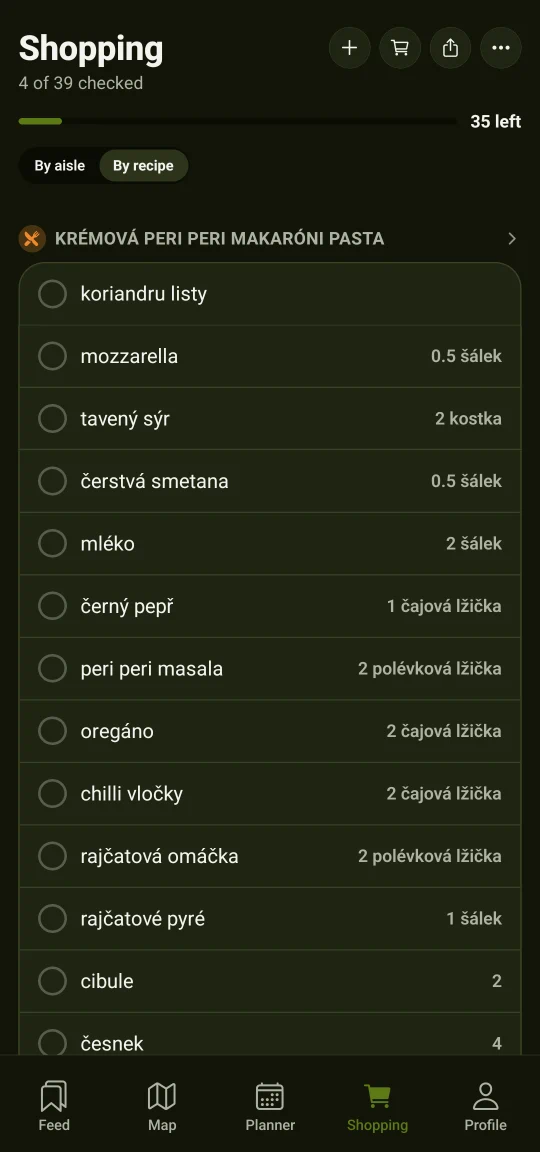 Una lista della spesa ordinata secondo le corsie del negozio e non per ricetta: una dose su ogni riga, spuntato quello che è già nel carrello — così il negozio lo giri una volta sola.